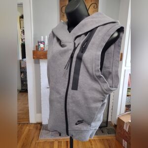 Nike Tech Fleece Hooded Vest Heathered Gray